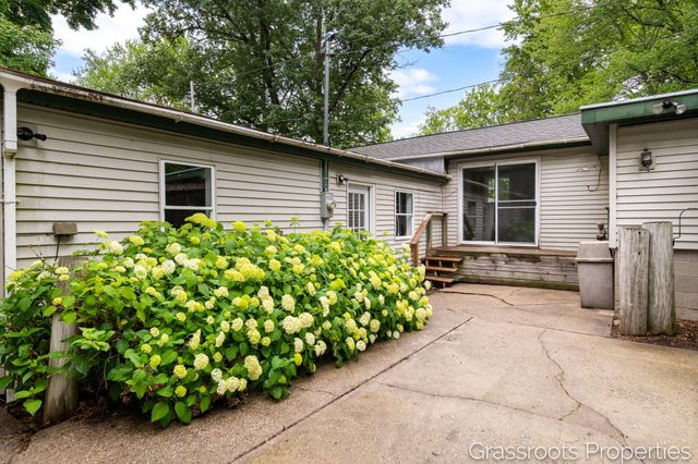 1403 S Mears Avenue, Whitehall City, MI 49461