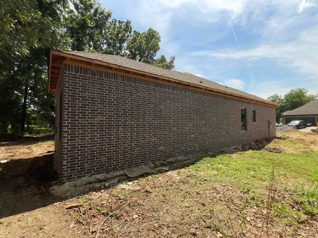 215 Kayla Lane, Lonoke, AR 72086