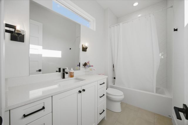 7 Center Court, Heath, TX 75032