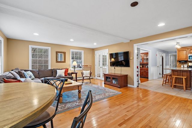 108 Harvard Rd, Stow, MA 01775