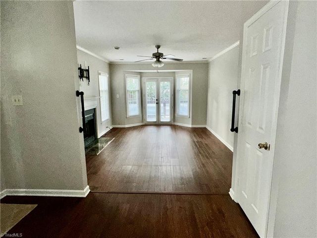 128 Pebble Ridge Lane, Winston-salem, NC 27104