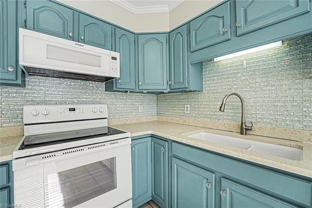 128 Pebble Ridge Lane, Winston-salem, NC 27104