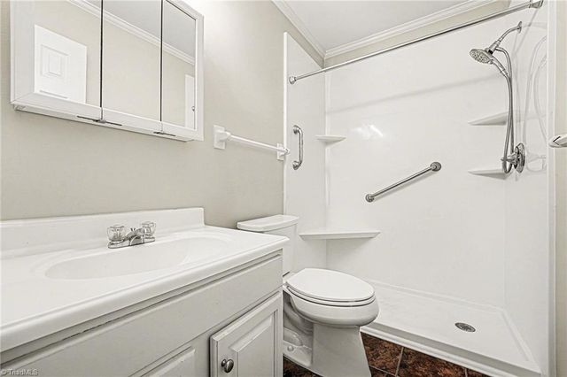 128 Pebble Ridge Lane, Winston-salem, NC 27104