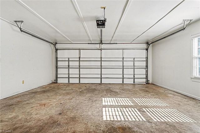 128 Pebble Ridge Lane, Winston-salem, NC 27104