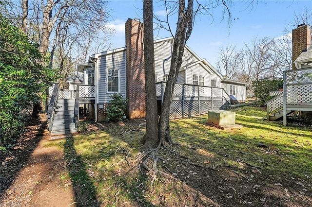 128 Pebble Ridge Lane, Winston-salem, NC 27104