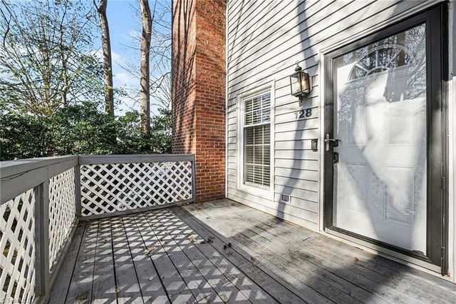 128 Pebble Ridge Lane, Winston-salem, NC 27104