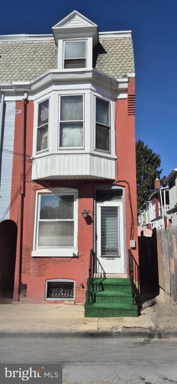 34 MAPLE ST, Reading, PA 19602