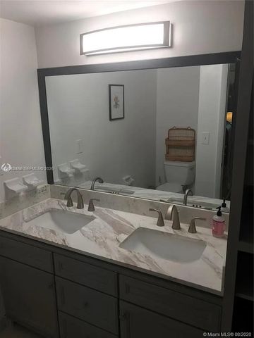 1205 Mariposa Avenue 428, Coral Gables, FL 33146