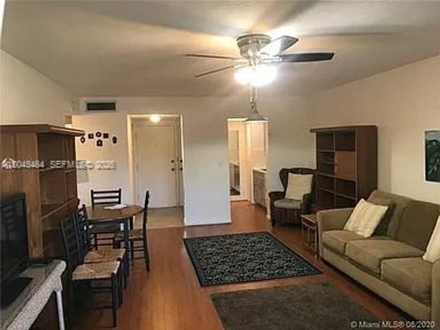 1205 Mariposa Avenue 428, Coral Gables, FL 33146