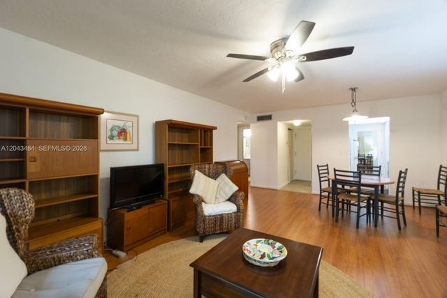 1205 Mariposa Avenue 428, Coral Gables, FL 33146