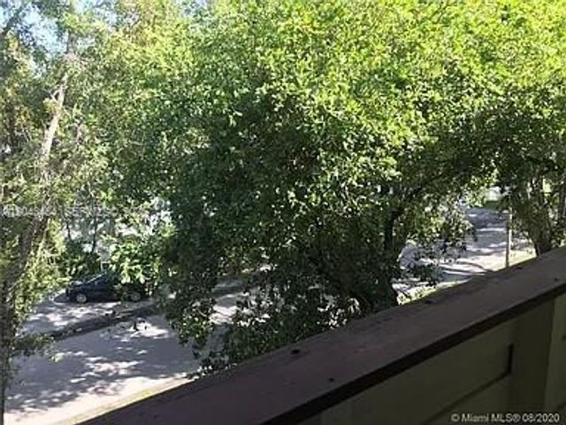1205 Mariposa Avenue 428, Coral Gables, FL 33146