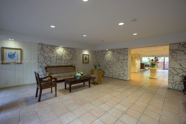 1205 Mariposa Avenue 428, Coral Gables, FL 33146