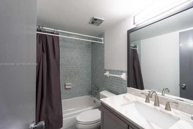 1205 Mariposa Avenue 428, Coral Gables, FL 33146