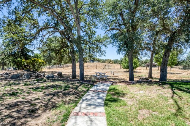 32115 Turkey Track Lane, Auberry, CA 93602
