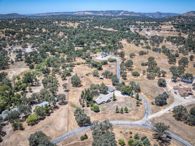 32115 Turkey Track Lane, Auberry, CA 93602