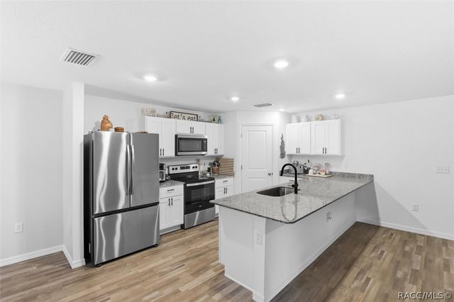 8827 N Vienna Drive, Dunnellon, FL 34433