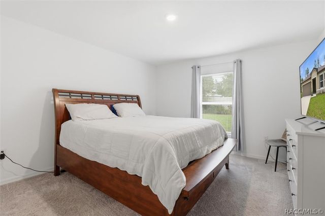 8827 N Vienna Drive, Dunnellon, FL 34433