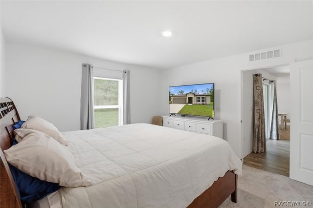 8827 N Vienna Drive, Dunnellon, FL 34433