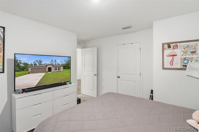 8827 N Vienna Drive, Dunnellon, FL 34433