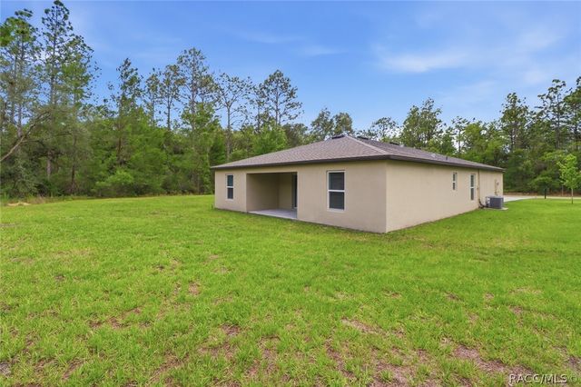 8827 N Vienna Drive, Dunnellon, FL 34433