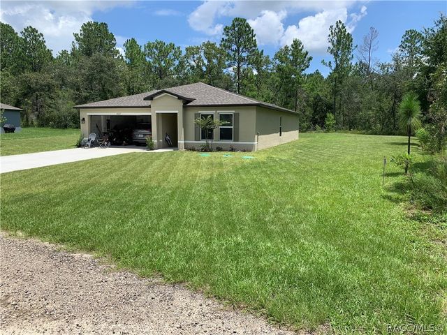 8827 N Vienna Drive, Dunnellon, FL 34433