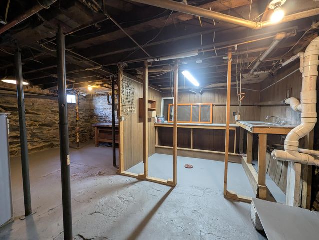 56 Woodland Street, Claremont, NH 03743