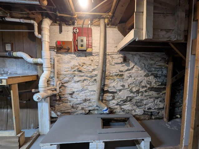 56 Woodland Street, Claremont, NH 03743