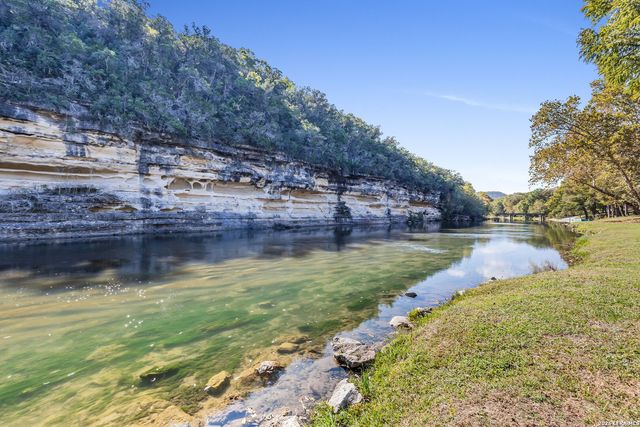 540 River Run Apt 214, New Braunfels, TX 78132
