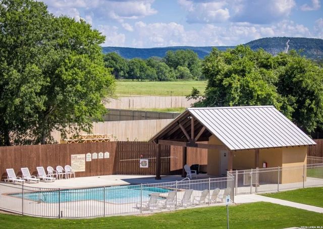 540 River Run Apt 214, New Braunfels, TX 78132