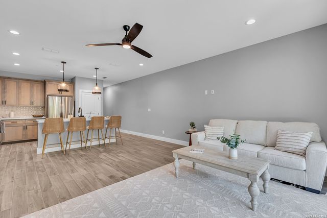 540 River Run Apt 214, New Braunfels, TX 78132