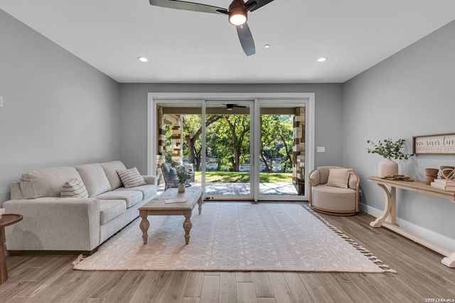 540 River Run Apt 214, New Braunfels, TX 78132