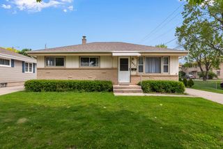 1420 W Vogel AVENUE, Milwaukee, WI 53221