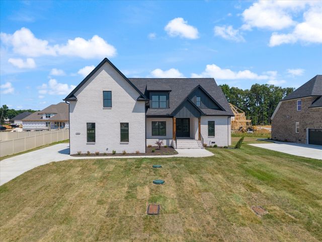 2813 Canfield Dr, Murfreesboro, TN 37128