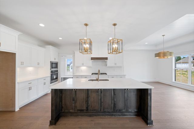 2813 Canfield Dr, Murfreesboro, TN 37128