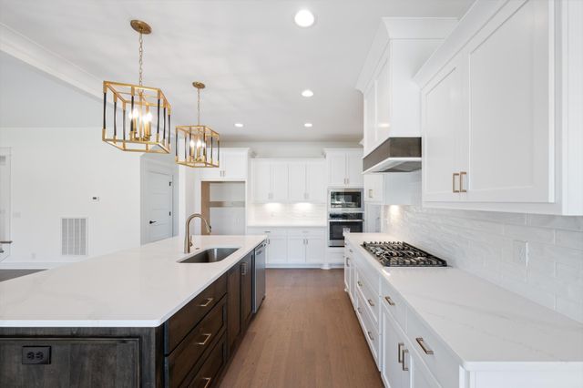 2813 Canfield Dr, Murfreesboro, TN 37128