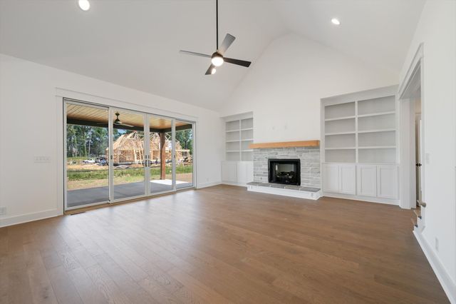 2813 Canfield Dr, Murfreesboro, TN 37128