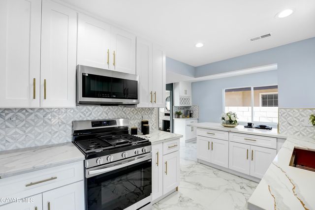 1826 E Avenue Q12 Avenue, Palmdale, CA 93550