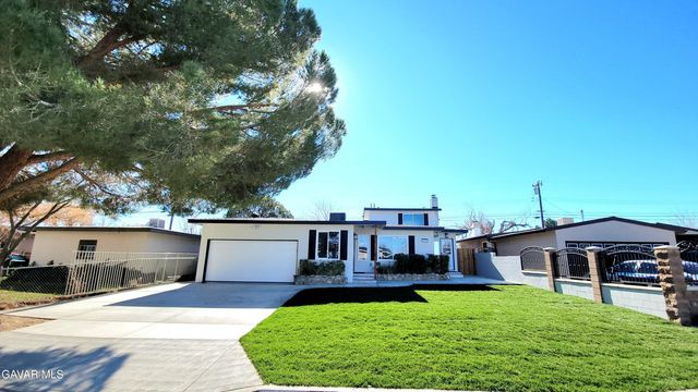 1826 E Avenue Q12 Avenue, Palmdale, CA 93550