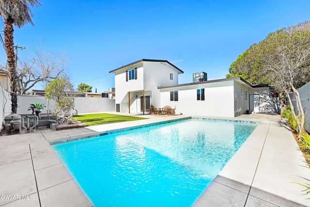 1826 E Avenue Q12 Avenue, Palmdale, CA 93550