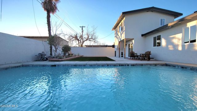 1826 E Avenue Q12 Avenue, Palmdale, CA 93550