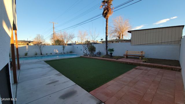 1826 E Avenue Q12 Avenue, Palmdale, CA 93550