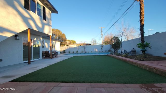 1826 E Avenue Q12 Avenue, Palmdale, CA 93550