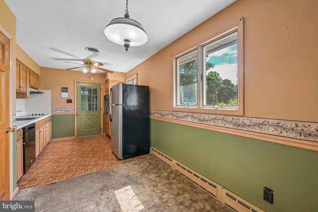 297 HARRISONVILLE LAKE RD, Pilesgrove, NJ 08098