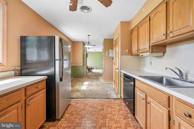 297 HARRISONVILLE LAKE RD, Pilesgrove, NJ 08098
