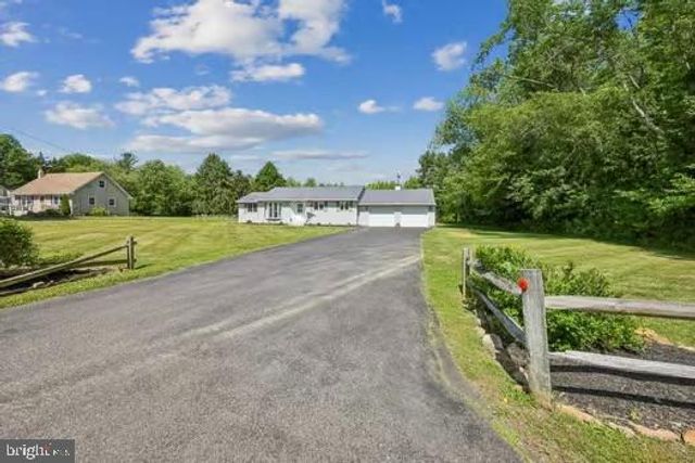 297 HARRISONVILLE LAKE RD, Pilesgrove, NJ 08098
