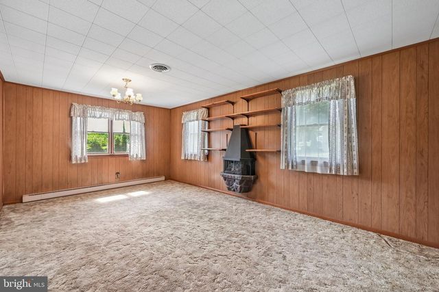 297 HARRISONVILLE LAKE RD, Pilesgrove, NJ 08098
