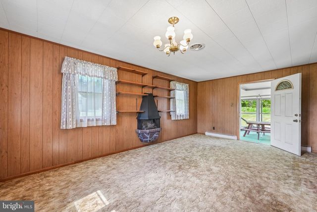 297 HARRISONVILLE LAKE RD, Pilesgrove, NJ 08098