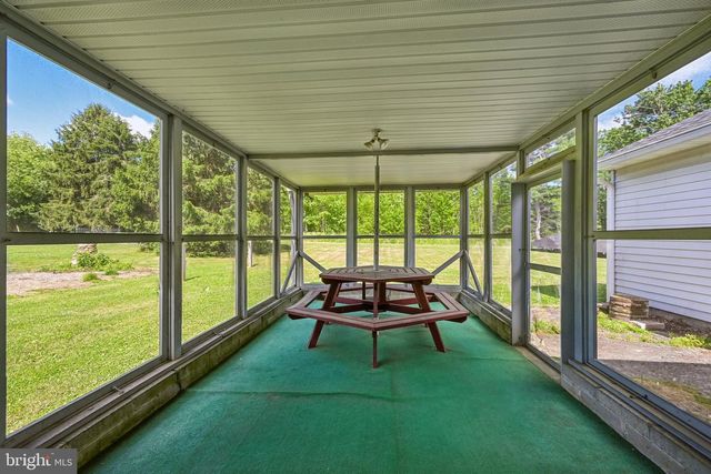 297 HARRISONVILLE LAKE RD, Pilesgrove, NJ 08098