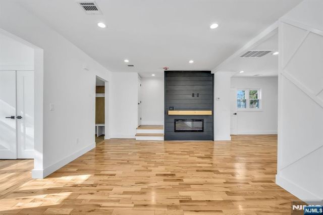 309 Ottawa Avenue, Hasbrouck Heights, NJ 07604