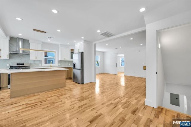 309 Ottawa Avenue, Hasbrouck Heights, NJ 07604